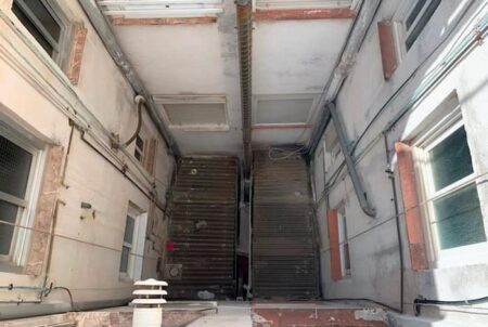 Retirada de amianto en comunidad de vecinos en patio de luces