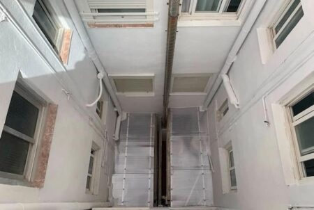 Retirada de amianto en comunidad de vecinos en patio de luces