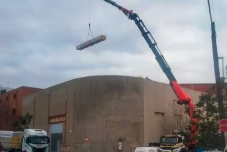 Trabajo de retirar amianto Industrial Barcelona, carrer Tallers